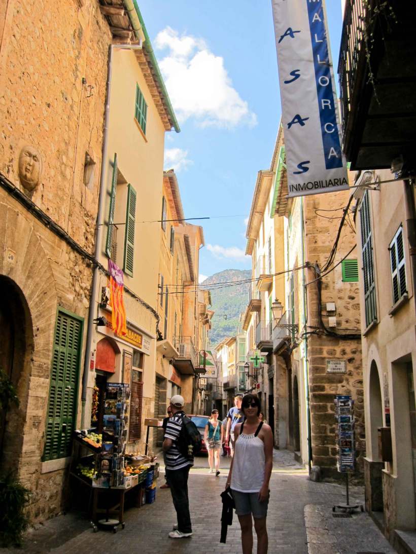 Exploring the village of Soller